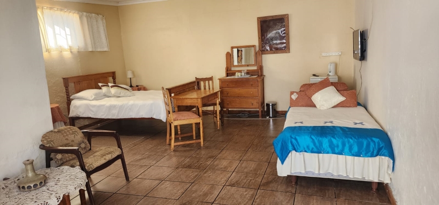 5 Bedroom Property for Sale in Heilbron Free State